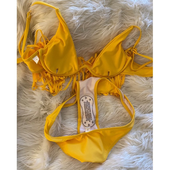 Yellow fringe small high waisted cheeky bikini - Picture 3 of 3
